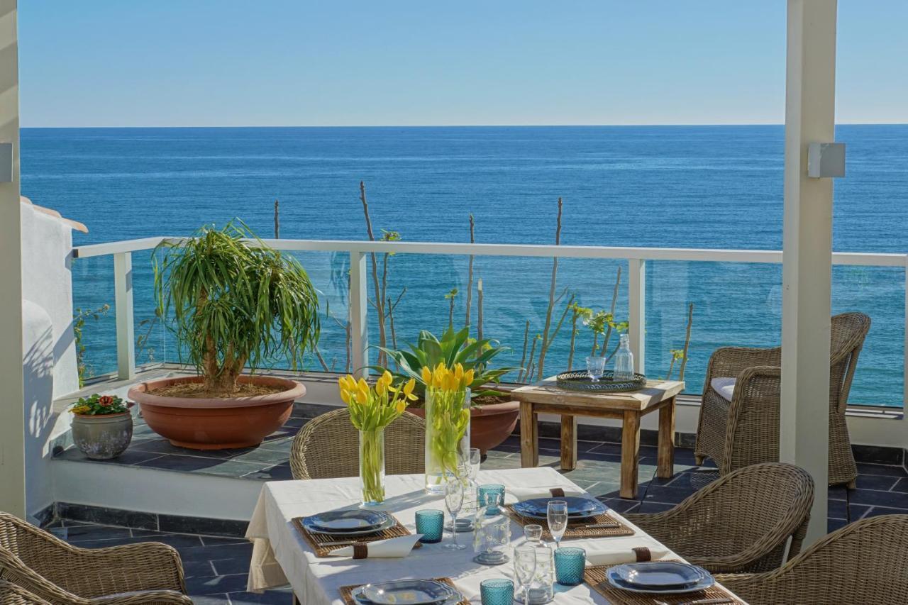 Casa Latino - Oceanfront - Luxury & Charming Villa- Jacuzzi At Rooftop By Dreamvillasالبوفيرا المظهر الخارجي الصورة